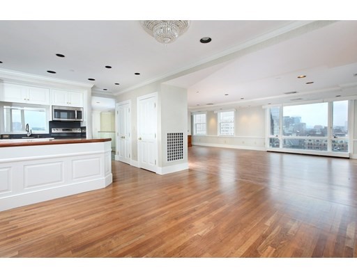 2 Commonwealth Ave, Back Bay