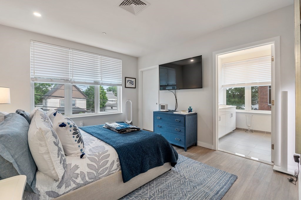 68 Los Angeles St, Nonantum