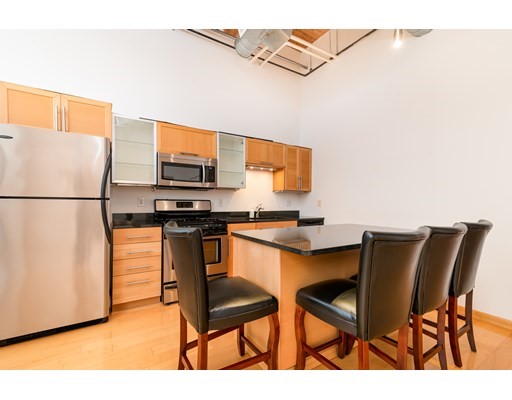 120 Holmes St, North Quincy