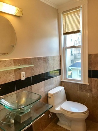 8 White Ave, Chestnut Hill