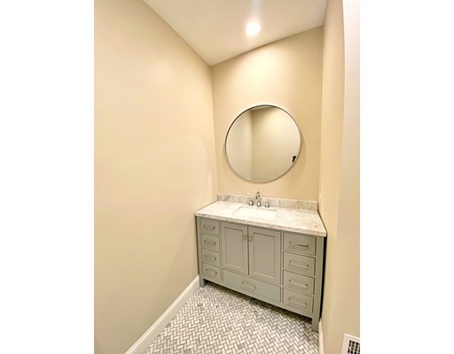 20 Frankfort St, East Boston