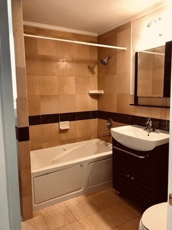 8 White Ave, Chestnut Hill