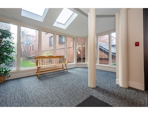 21 Linden St, Wollaston