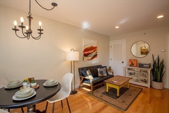 2 Hawthorne Blvd, Salem