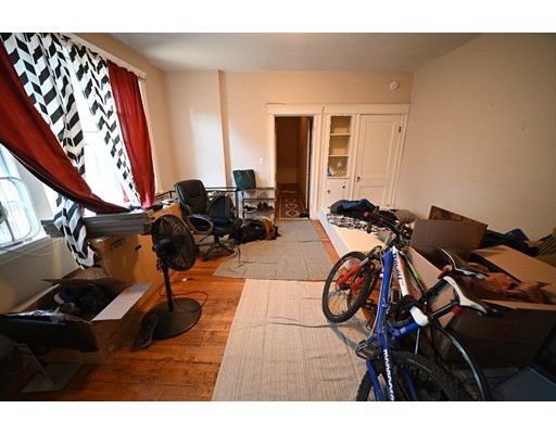 1872 Commonwealth Ave, Brighton