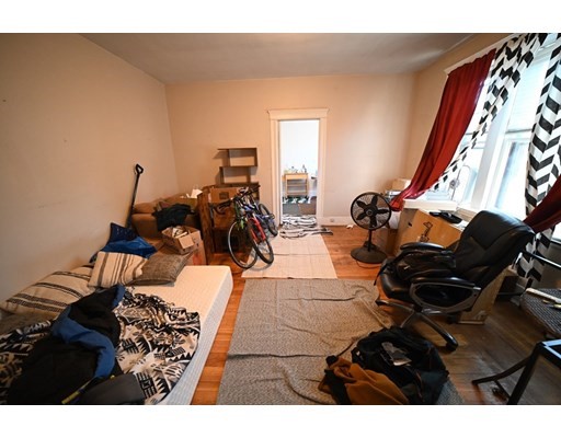 1872 Commonwealth Ave, Brighton