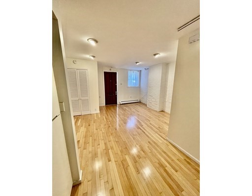 36 Clarendon St, South End