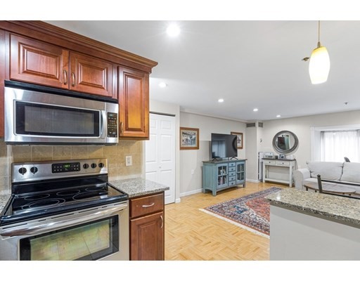 357 Commercial St, Waterfront