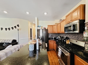 7 Mark St, Jamaica Plain