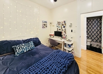 7 Mark St, Jamaica Plain