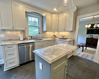 451 Poplar St, Roslindale