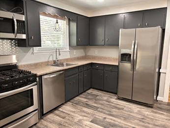 35 Leonard St, Dedham