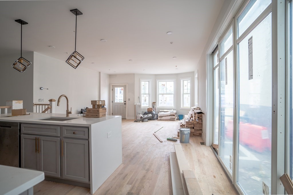 17 West Bellflower, Dorchester