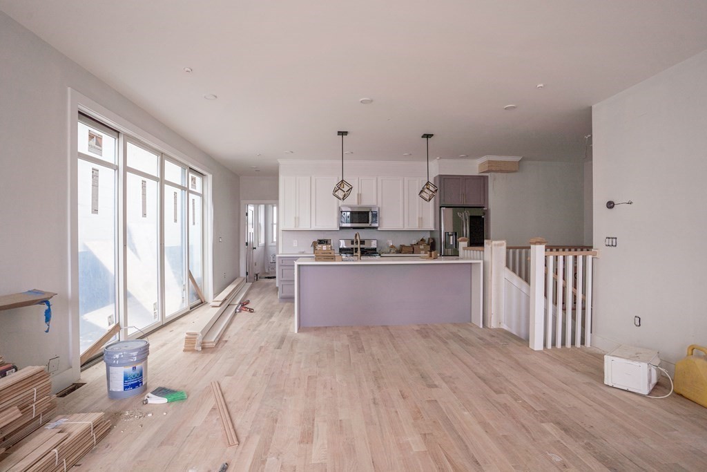 17 West Bellflower, Dorchester