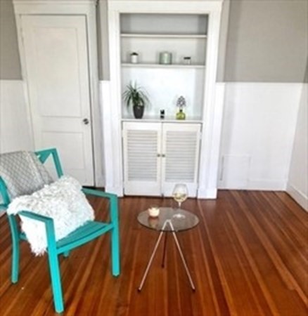 276 Belgrade Ave, Roslindale