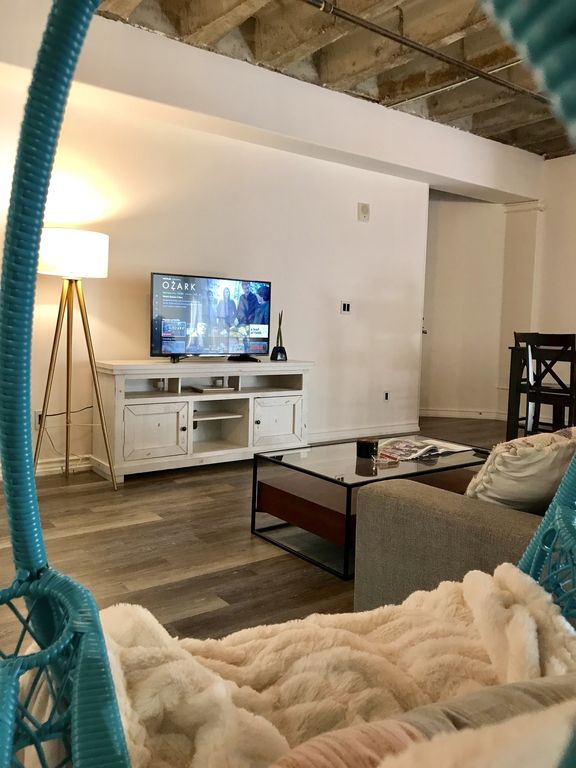 200 Cove Way, Seaport District