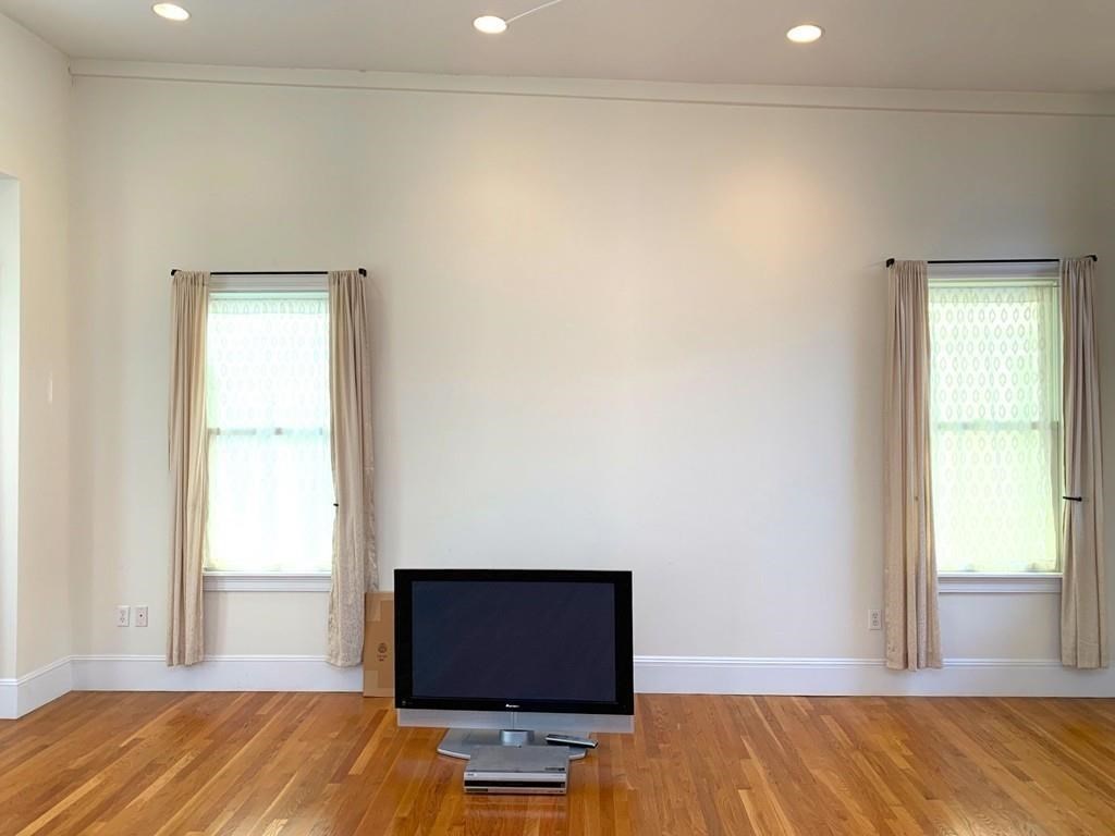 42 Prince St, Cambridgeport