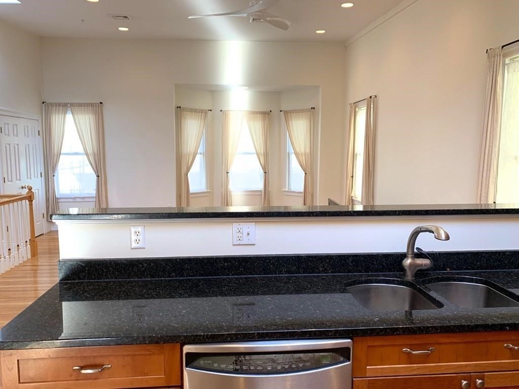 42 Prince St, Cambridgeport