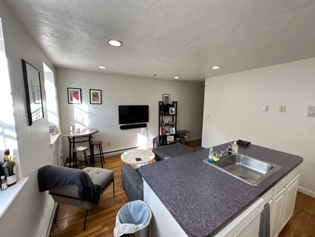 61 Charter St, North End