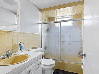 14 Staples Ave, Everett