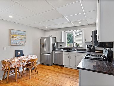 14 Staples Ave, Everett