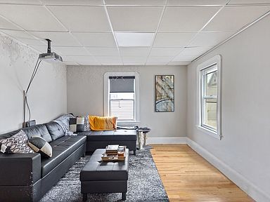 14 Staples Ave, Everett