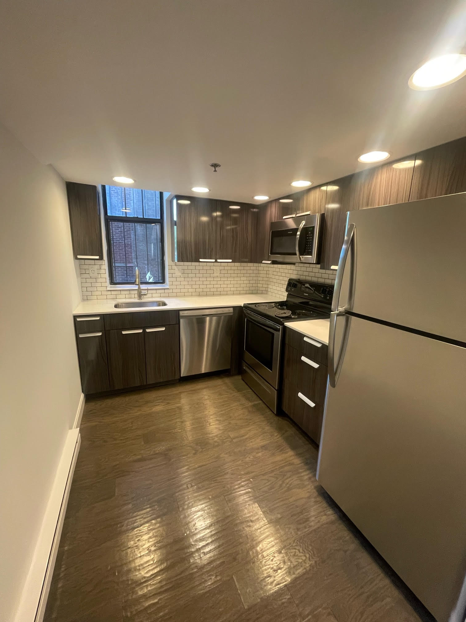 100 Queensberry St, Fenway