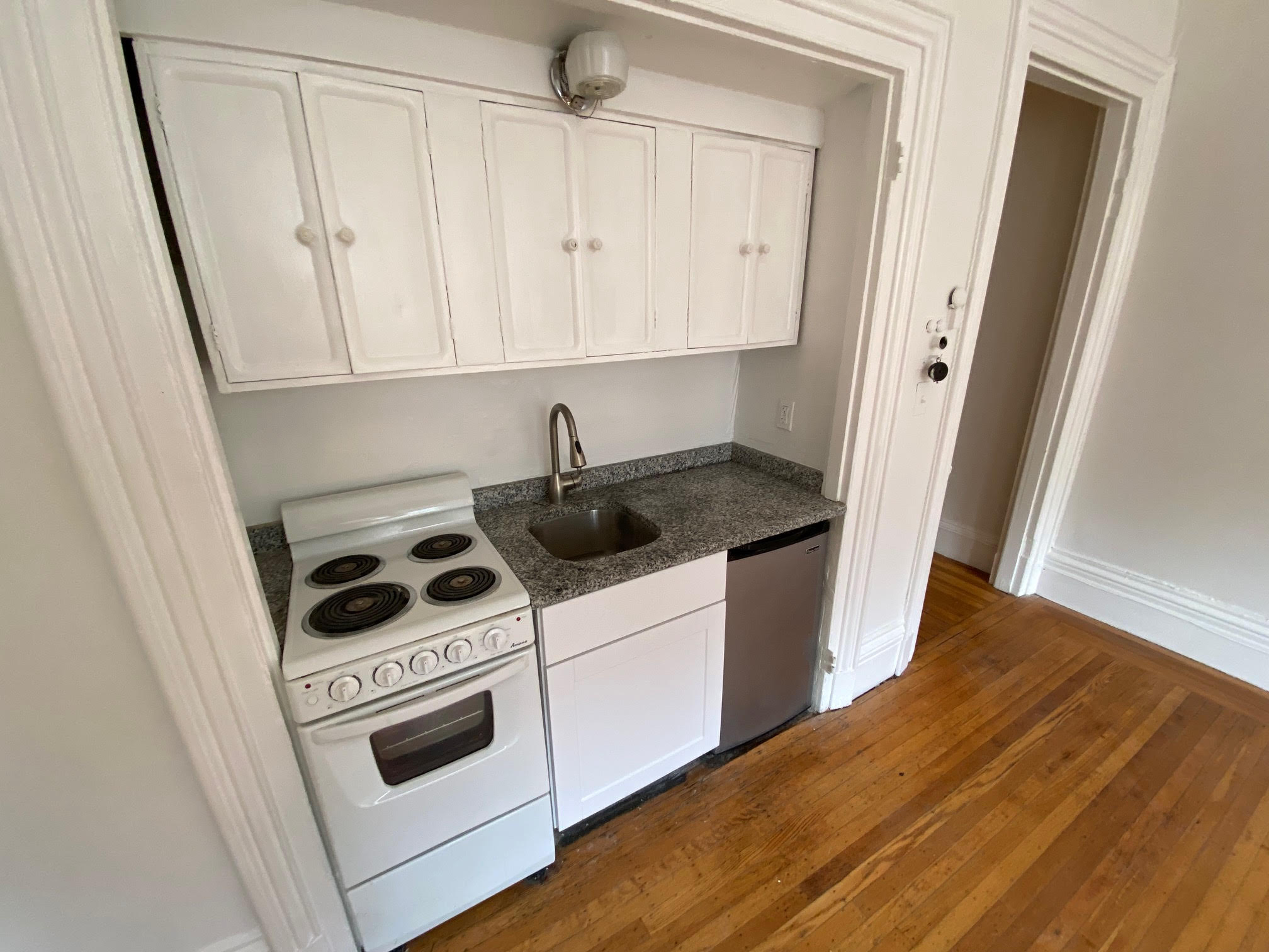 98 Charles St, Beacon Hill