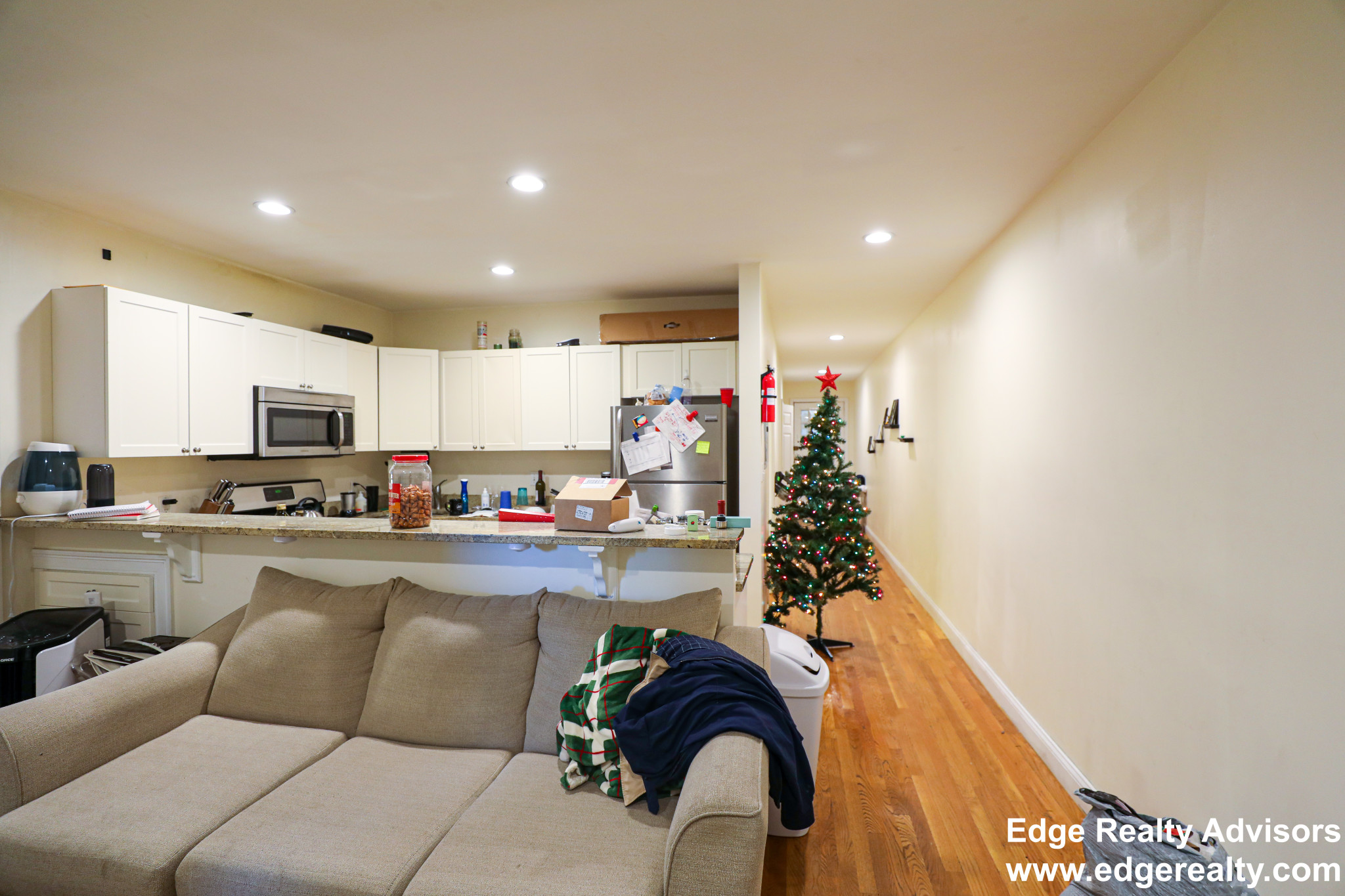 318 Saint Paul St, Longwood