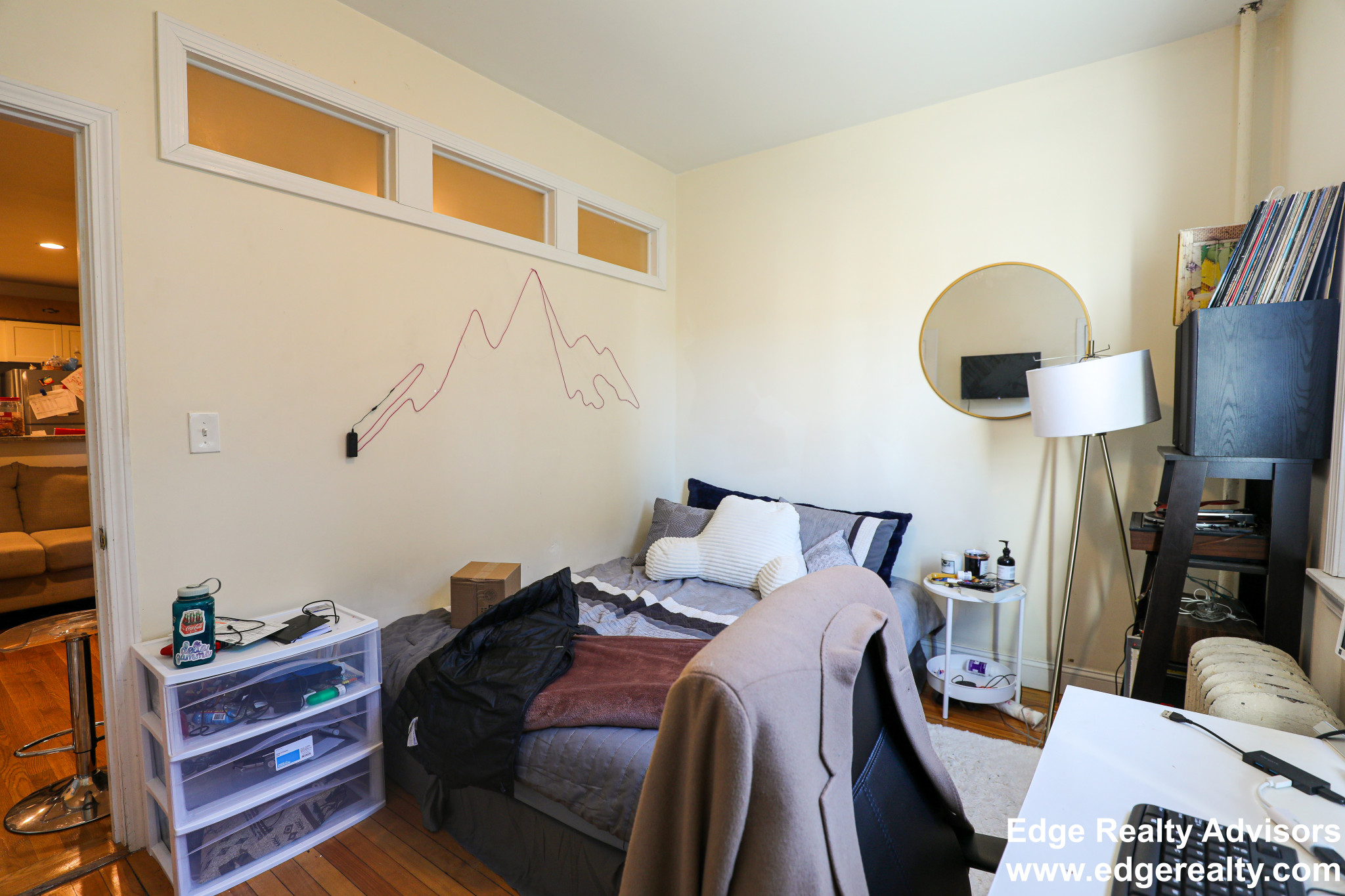 318 Saint Paul St, Longwood