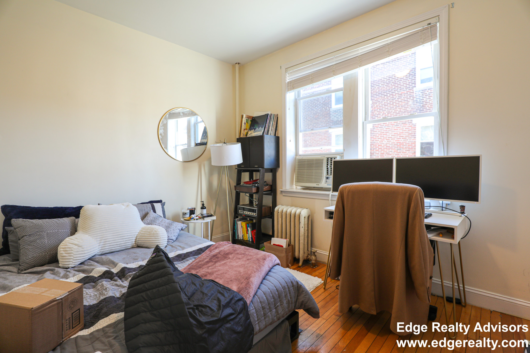 318 Saint Paul St, Longwood